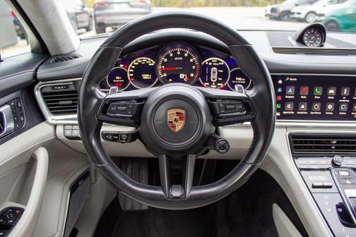 2023 Porsche Panamera GTS