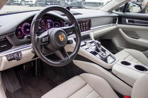 2023 Porsche Panamera GTS