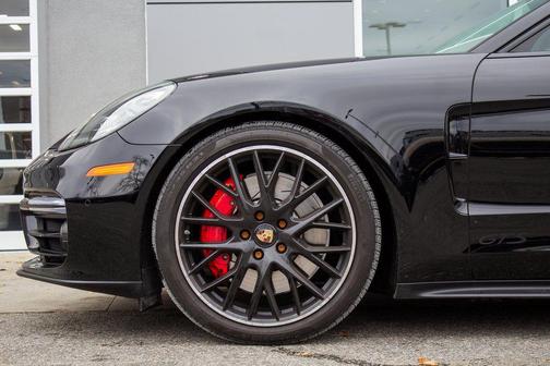 2023 Porsche Panamera GTS