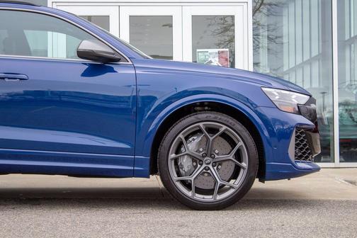Ascari Blue Metallic 2025 Audi RS Q8 4.0T