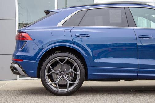 Ascari Blue Metallic 2025 Audi RS Q8 4.0T
