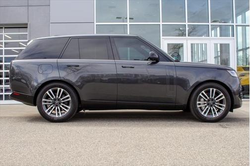 2023 Land Rover Range Rover P530 SE