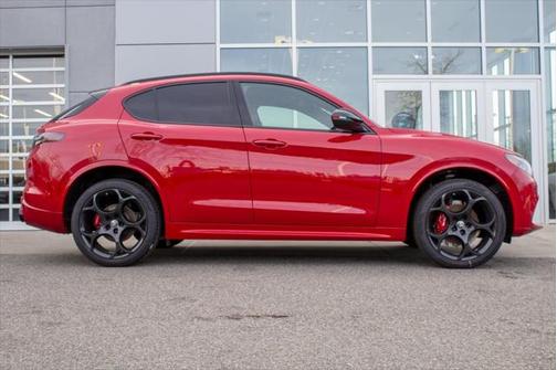 2025 Alfa Romeo Stelvio Ti