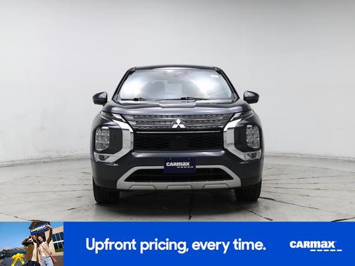 Gray 2024 Mitsubishi Outlander SE
