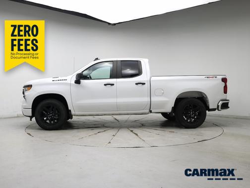 White 2025 Chevrolet Silverado 1500 Custom