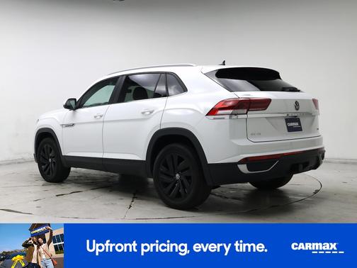 White 2022 Volkswagen Atlas Cross Sport SE w/Tech