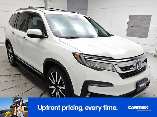 White 2019 Honda Pilot Elite