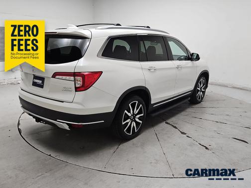 White 2019 Honda Pilot Elite