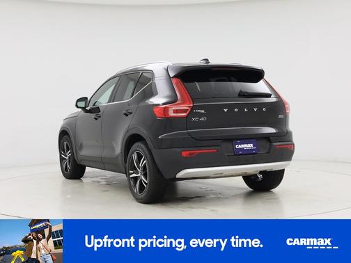2025 Volvo XC40 B5 Core Bright Theme