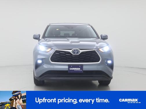Gray 2021 Toyota Highlander Hybrid LE