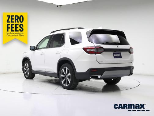 White 2025 Honda Pilot Elite