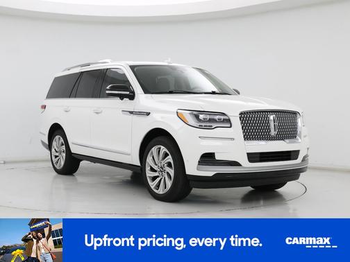 White 2024 Lincoln Navigator Reserve