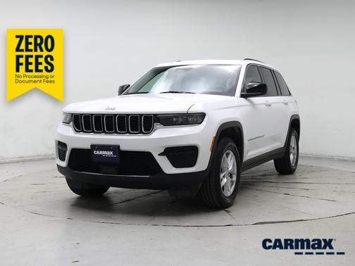 White 2024 Jeep Grand Cherokee Laredo X
