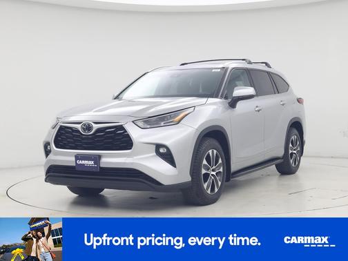 Silver 2021 Toyota Highlander XLE