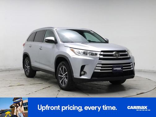 Silver 2019 Toyota Highlander XLE