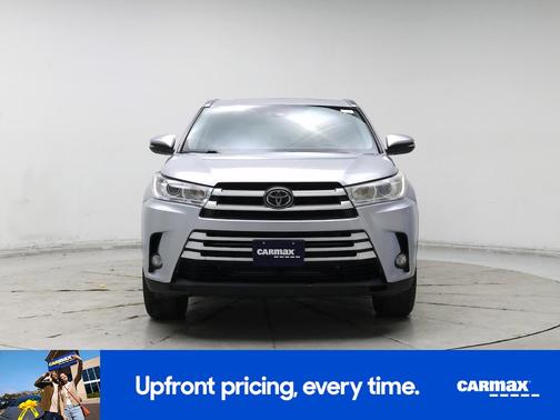 Silver 2019 Toyota Highlander XLE