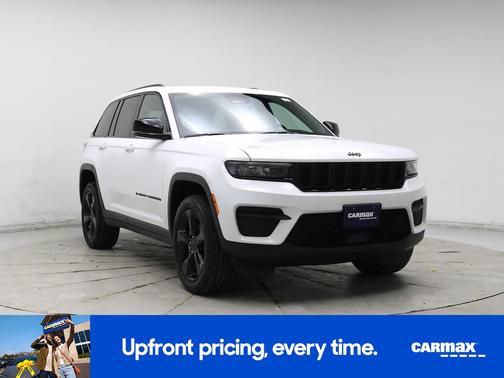 White 2023 Jeep Grand Cherokee Altitude