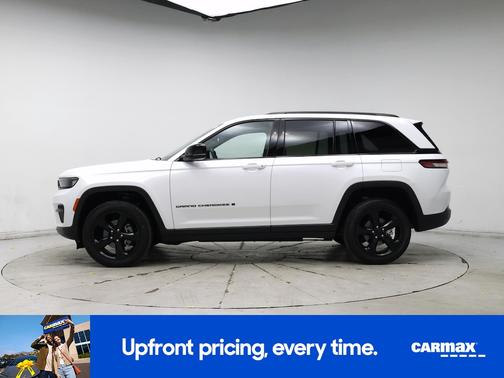 White 2023 Jeep Grand Cherokee Altitude
