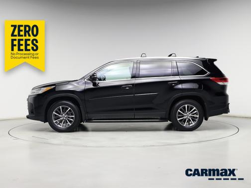 Black 2019 Toyota Highlander XLE