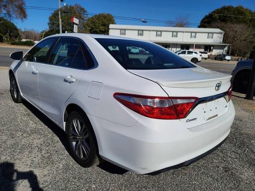 2016 Toyota Camry SE