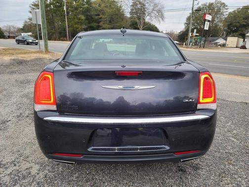 2018 Chrysler 300 Limited