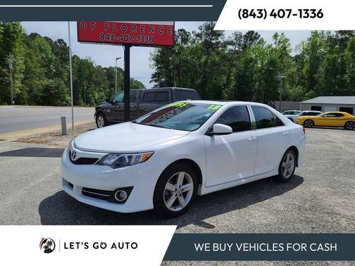 Super White 2013 Toyota Camry SE