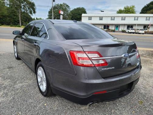 2017 Ford Taurus SE