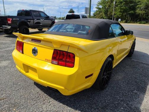 2005 Ford Mustang GT Premium