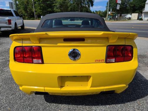 2005 Ford Mustang GT Premium