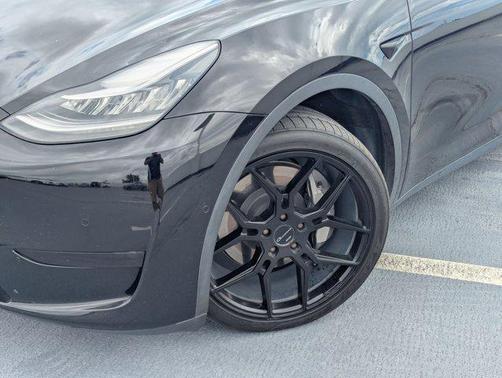 2021 Tesla Model Y Long Range Dual Motor All-Wheel Drive