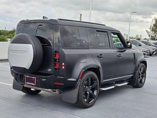 2023 Land Rover Defender 110 X-Dynamic SE