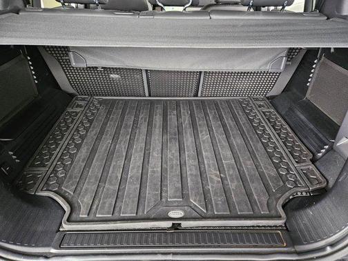 2023 Land Rover Defender 110 X-Dynamic SE