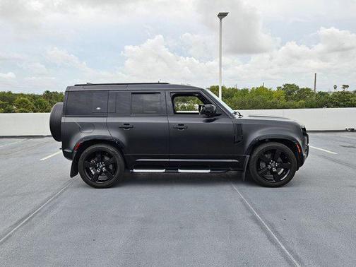 2023 Land Rover Defender 110 X-Dynamic SE