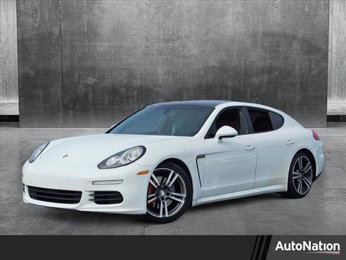 2015 Porsche Panamera 4