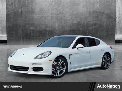 2015 Porsche Panamera 4
