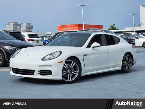 2015 Porsche Panamera 4