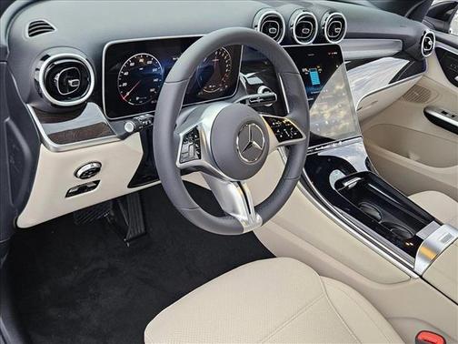 2025 Mercedes-Benz GLC 350e Base