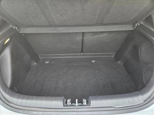 2019 Hyundai Veloster 2