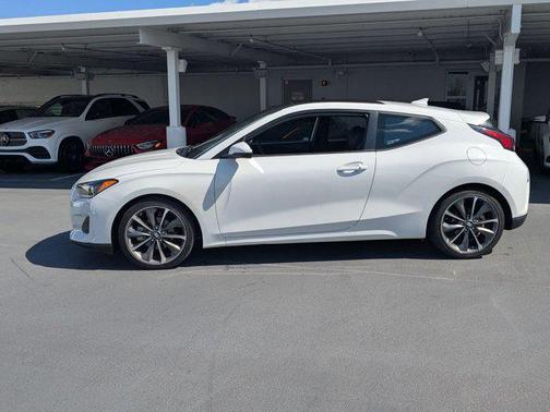 2019 Hyundai Veloster 2