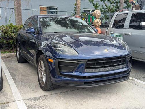 2022 Porsche Macan Base