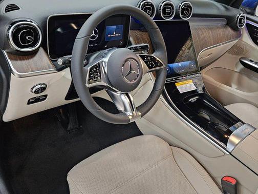 2026 Mercedes-Benz GLC 300 4MATIC