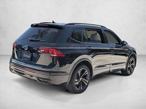 Deep Black Pearl 2024 Volkswagen Tiguan 2.0T SE R-Line Black