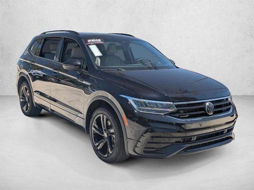Deep Black Pearl 2024 Volkswagen Tiguan 2.0T SE R-Line Black