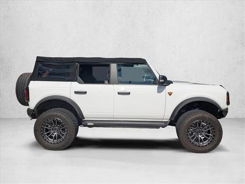 Oxford White 2022 Ford Bronco Badlands