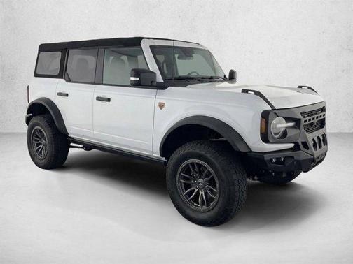 Oxford White 2022 Ford Bronco Badlands