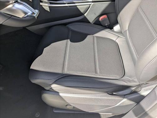 Polar White 2026 Mercedes-Benz GLC 300 Base