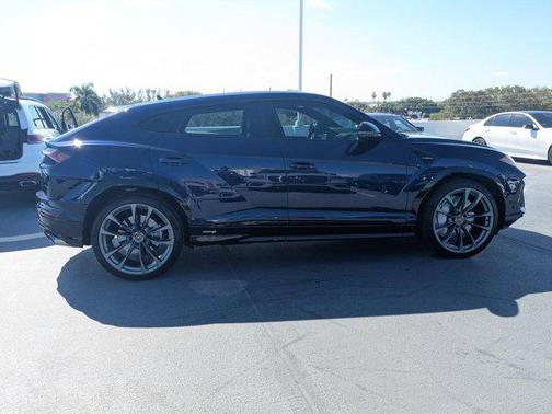 2024 Lamborghini Urus S