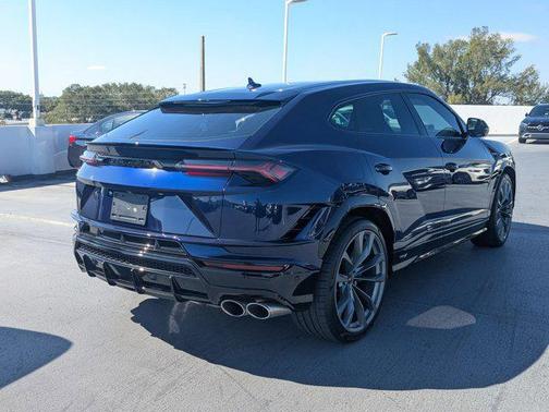 2024 Lamborghini Urus S
