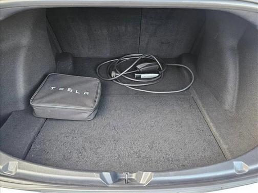 Pearl White Multi-Coat 2018 Tesla Model 3 Long Range