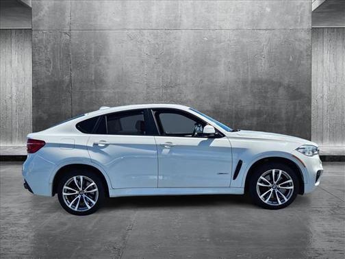 2015 BMW X6 xDrive50i